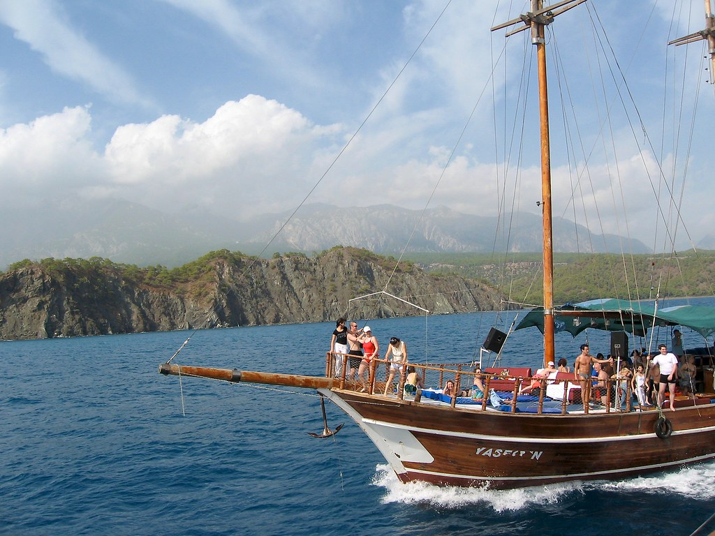 Где лучше отдыхать: Анапа или курорты Турции?